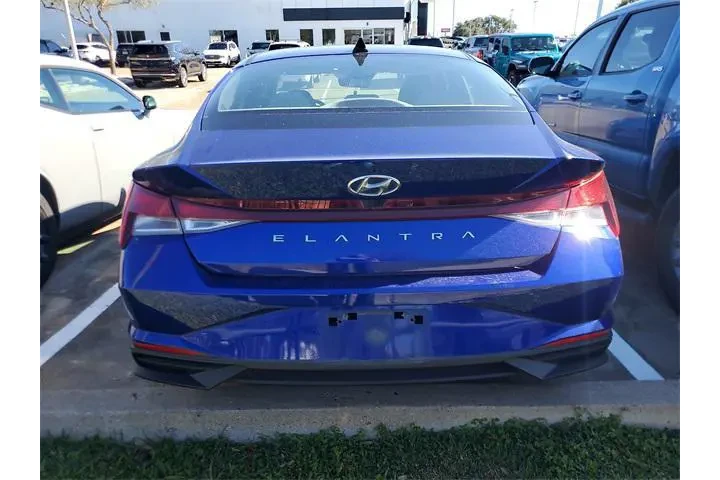 $17988 : Hyundai ELANTRA 2023 SEL 4dr image 7