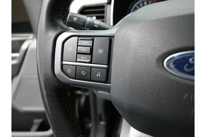 $37233 : Ford F-150 2023 4x4 XLT 2dr image 4