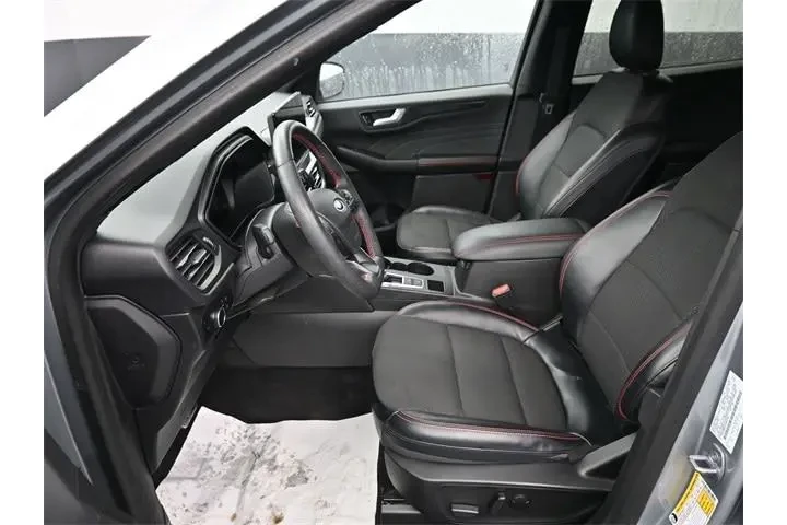 $22229 : Ford Escape 2023 AWD ST-Line image 6