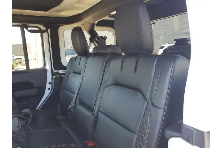 $28900 : Jeep Wrangler Unlimited 2021 image 8