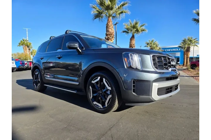 $36993 : Kia Telluride 2024 AWD S 4dr image 1