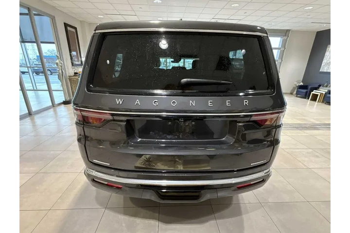 $37989 : Jeep Wagoneer 2022 4x4 Serie image 4