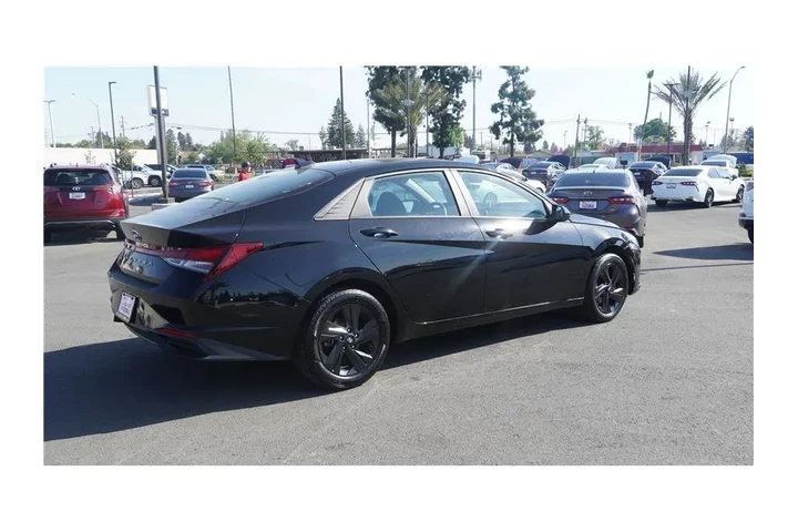 $16984 : 2023 Elantra SEL image 6