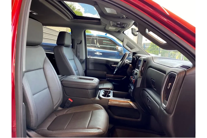 2020 Silverado 1500 RST Crew image 10