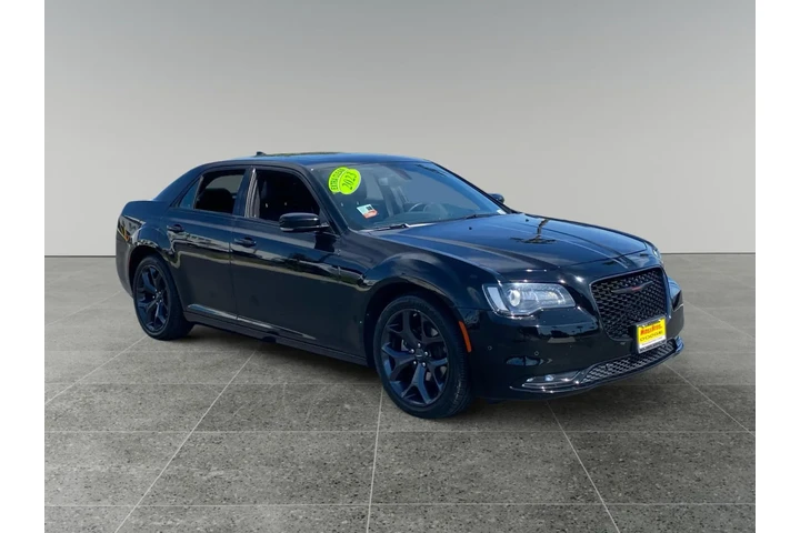 $34053 : Chrysler 300 2023 S V6 4dr S image 7