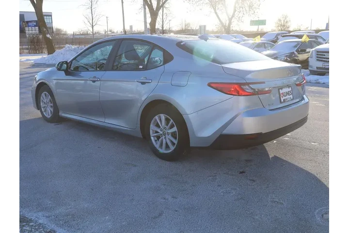 $24377 : Toyota Camry 2025 SE 4dr Sed image 7