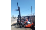 $8500 : 5,000 LBS TOYOTA FORKLIFT thumbnail