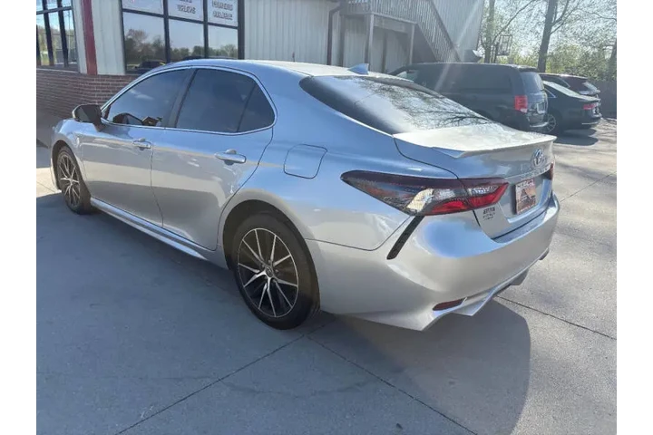 $18950 : 2021 Camry SE image 7