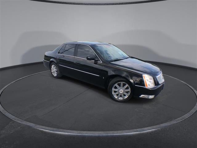 PRE-OWNED 2008 CADILLAC DTS W image 2