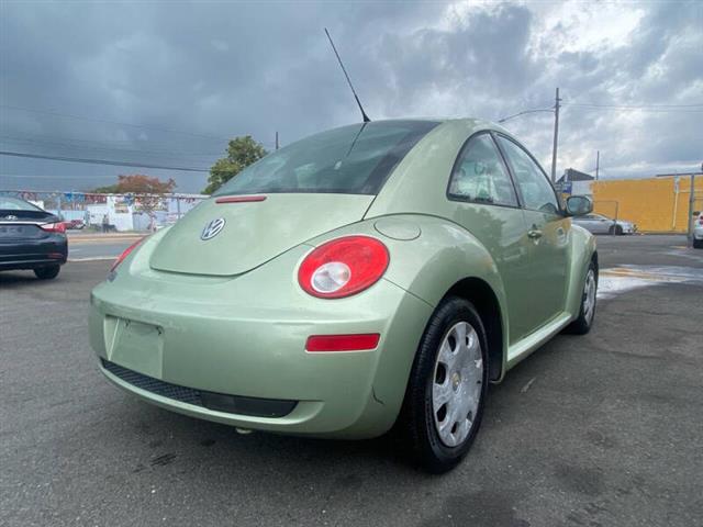 $3995 : 2010 New Beetle image 7