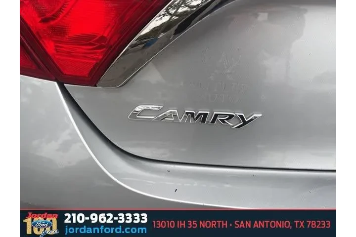 $10247 : Toyota Camry 2017 SE 4dr Sed image 5