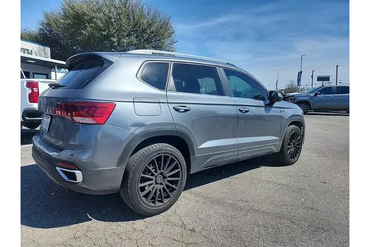 $15998 : Volkswagen Taos 2022 SE 4dr image 3