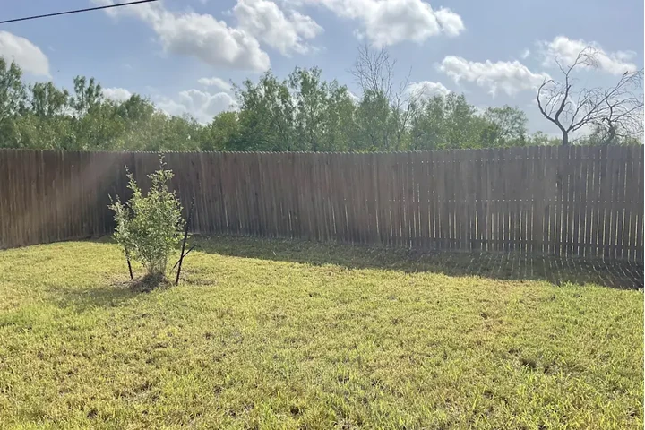 $910 : Well furnished apartments image 2