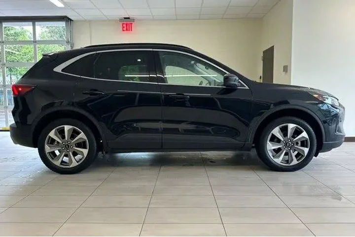 $27844 : Ford Escape 2025 AWD Platinu image 3