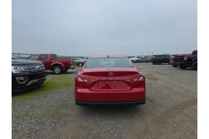 $33900 : Toyota Camry 2026 LE 4dr Sed image 5