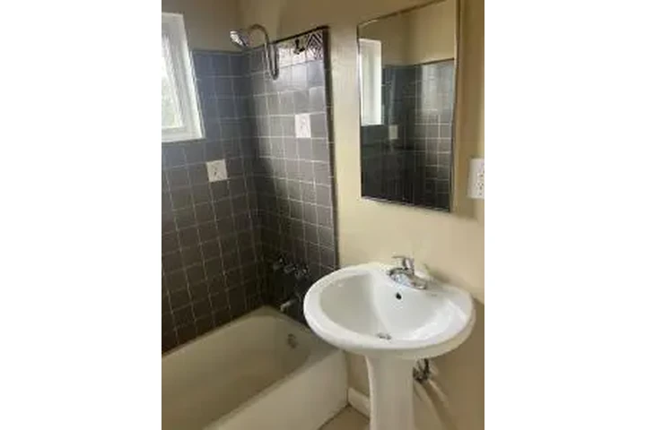 RENTO APT. y ESTUDIO📍Newhall image 5