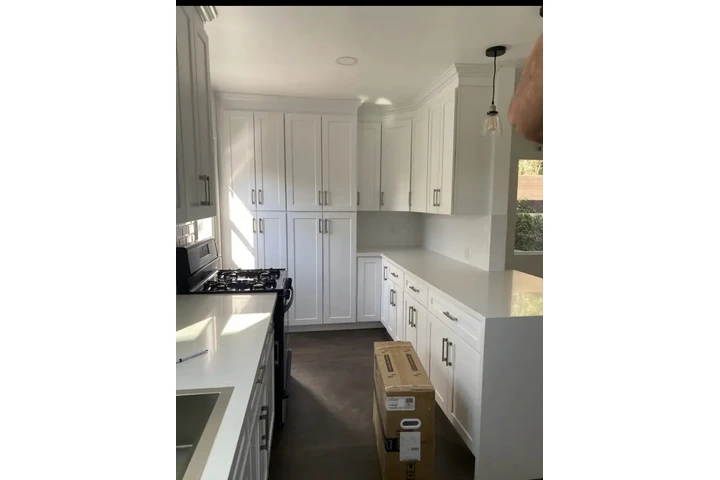 $2200 : Private House image 2