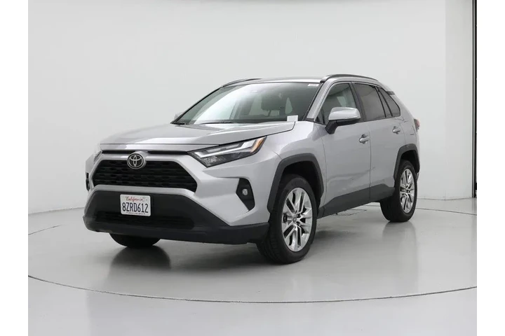 $31998 : Toyota RAV4 2022 XLE Premium image 4