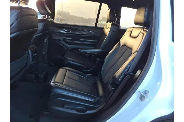 $29823 : Jeep Grand Cherokee L 2023 4 image 10