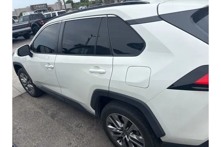 $28459 : Toyota RAV4 2022 XLE Premium image 6