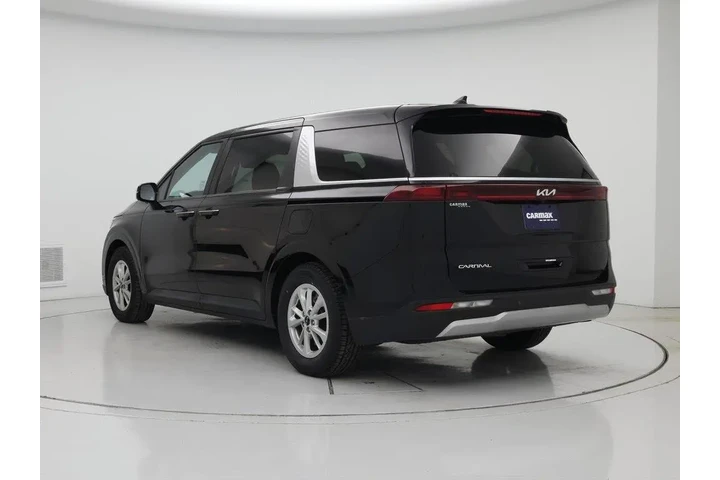 $28998 : Kia Carnival 2024 LX 4dr Min image 2