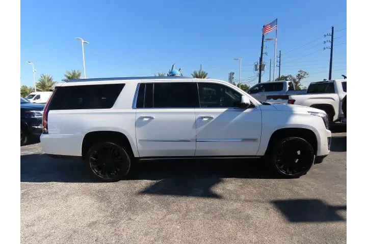 $15999 : Cadillac Escalade ESV 2017 P image 10