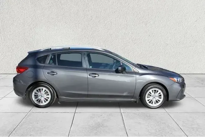 $9990 : Subaru Impreza 2018 AWD 2.0i image 5