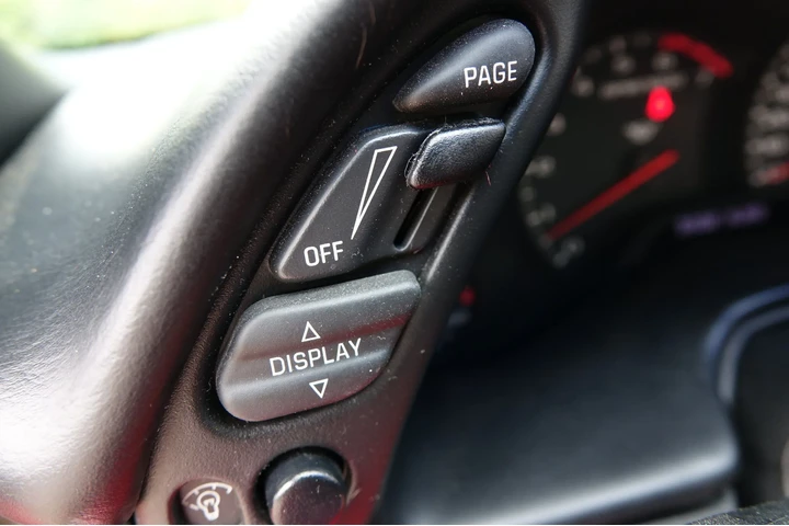 $17990 : 2001 Corvette image 9