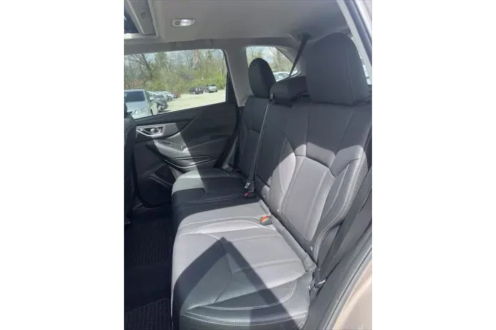 $31233 : Subaru Forester 2023 AWD Tou image 8