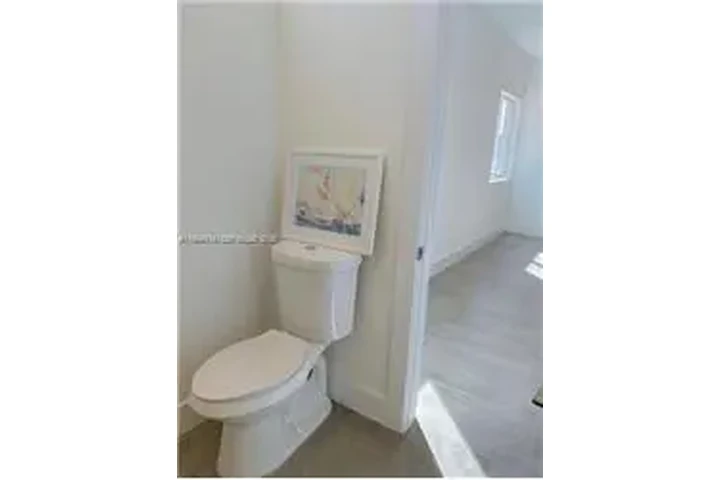 $6000 : Rental property with 3 bedro image 10