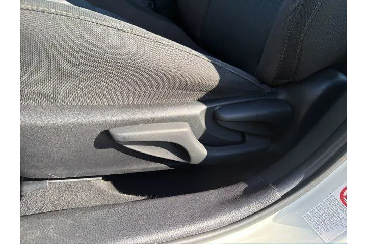 $16987 : Toyota Corolla 2019 LE 4dr S image 10