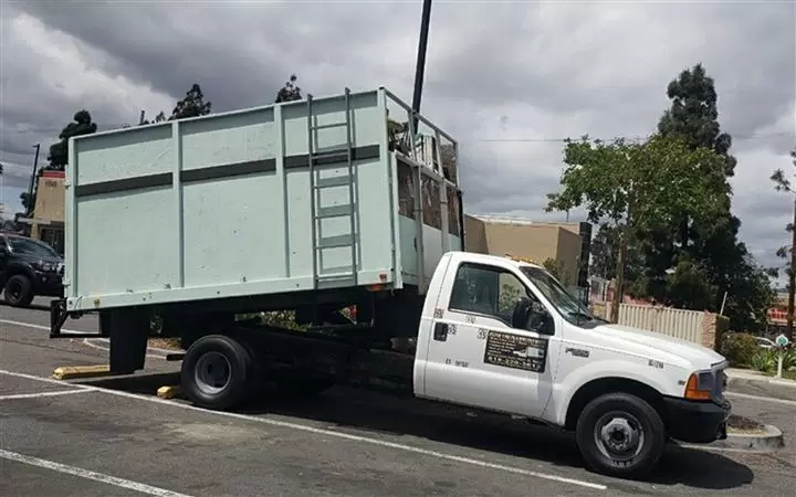 Julio's Hauling and Demolition image 1