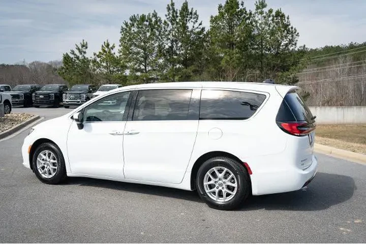 $25987 : Chrysler Pacifica 2023 Touri image 7
