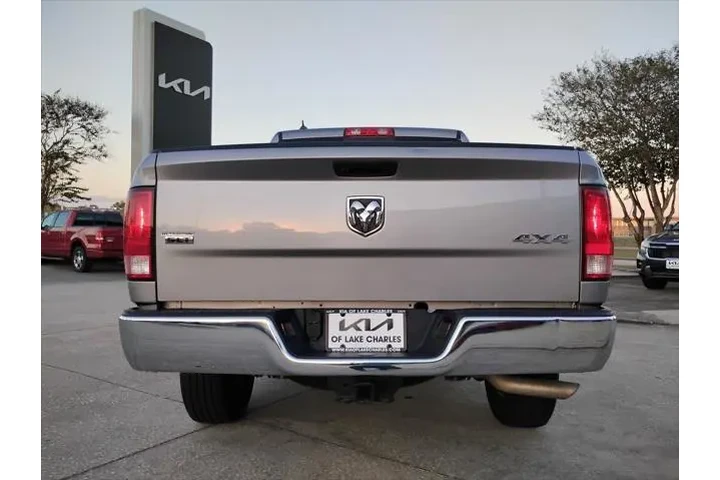 $33988 : Ram 1500 Classic 2023 4x4 SL image 4