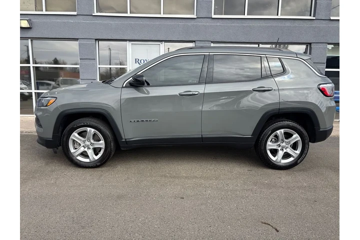 $25995 : 2023 Compass Latitude 4x4 image 5