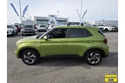 $19888 : Hyundai VENUE 2024 SEL 4dr C thumbnail