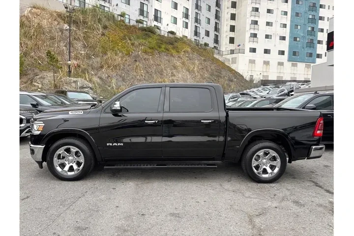 $36388 : Ram 1500 2020 4x2 Laramie 4d image 3