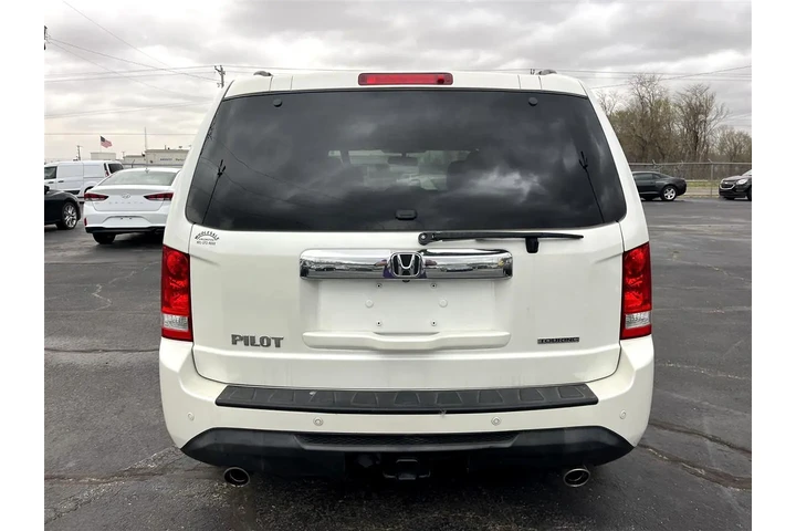 $11995 : 2015 Pilot Touring 2WD 5-Spd image 4