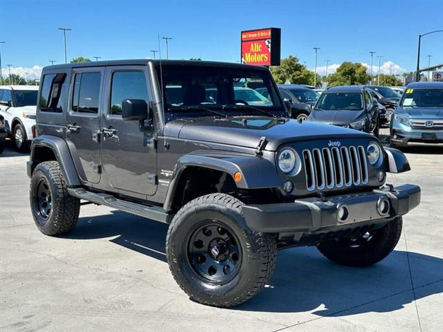 $21985 : 2017 Wrangler Unlimited Sahara image 4