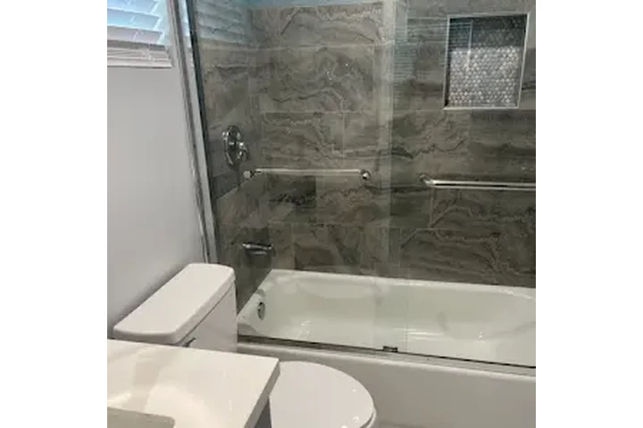 $2675 : RENTO CASA DE ATRÁS-(ADU) image 4