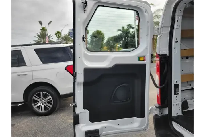 $30191 : Ford Transit 2024 250 3dr SW image 6