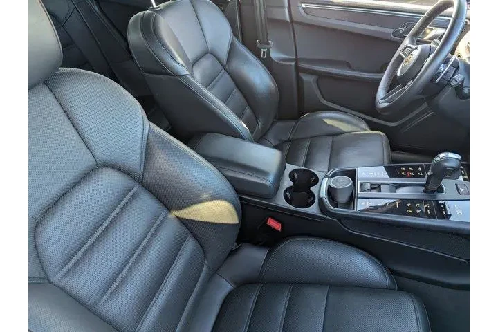 Porsche Macan 2022 AWD GTS 4 image 10