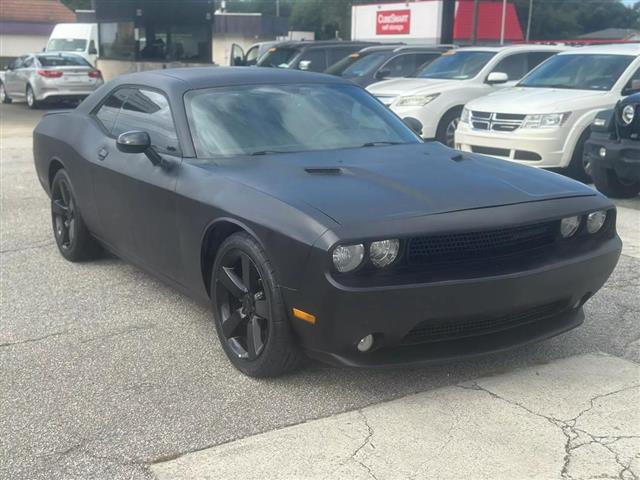 2012 DODGE CHALLENGER image 9