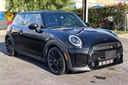 $22990 : 2022 MINI HARDTOP 2 DOOR2022 thumbnail