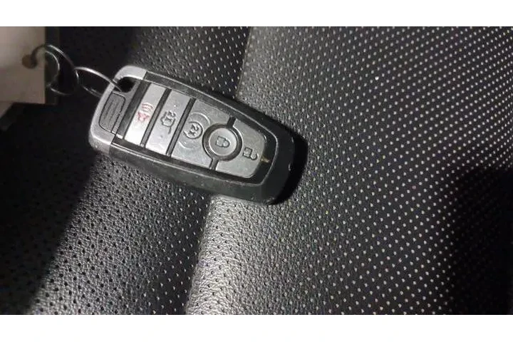 $19035 : Ford Escape 2022 AWD SEL 4dr image 10