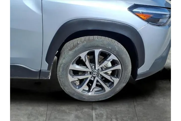 $26850 : Toyota Corolla Cross 2023 XL image 9