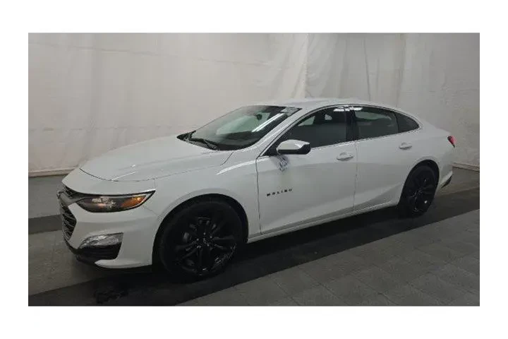 $23990 : Chevrolet Malibu 2024 LT 4dr image 1