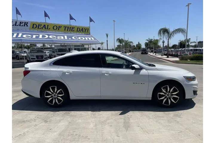 $23888 : Chevrolet Malibu 2024 RS 4dr image 9