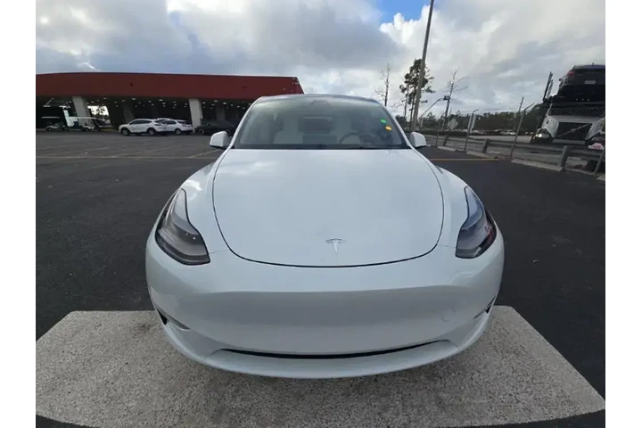 $27990 : Tesla Model Y 2023 AWD 4dr C image 2