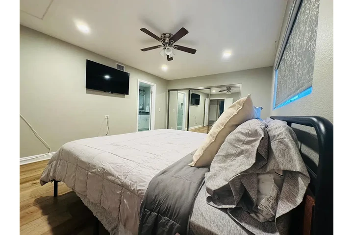 $1475 : Anaheim - 3 bed 2 Bath image 9